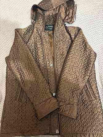 Женская куртка Макеевка