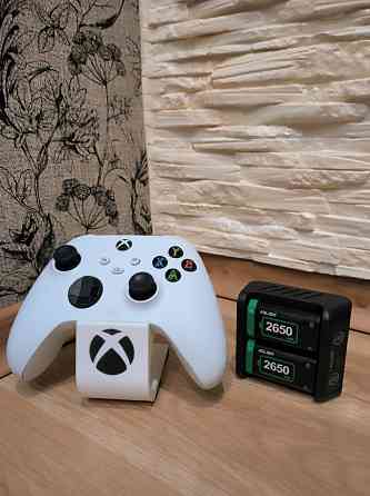 продам xbox series s (512 гб) Макеевка