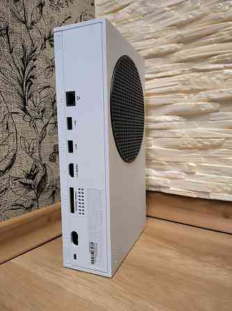 продам xbox series s (512 гб) Макеевка