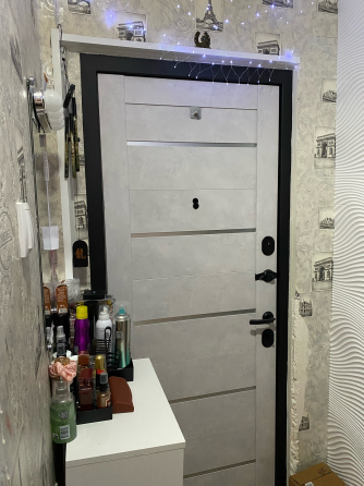 Продам 2х комнат квартиру в центре города Харцызска Харцызск