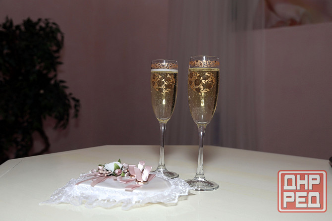 Продам или отдам напрокат атласное свадебное платье! Донецк - изображение 4