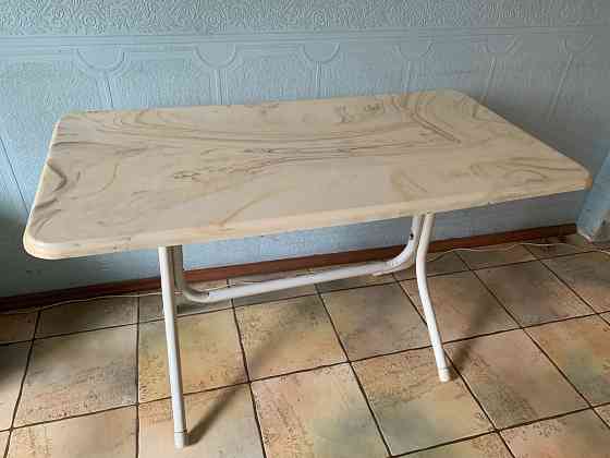 Кухонный стол с термостойкой поверхностью Донецк