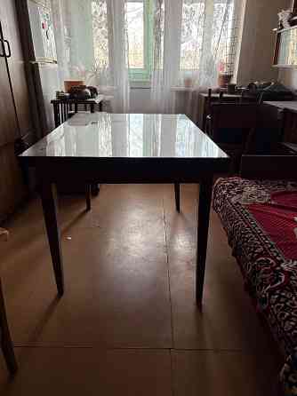 Отдам стол Макеевка
