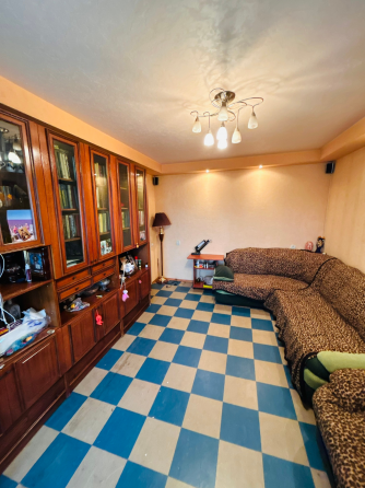 Продажа 2 комнатной квартиры с индивидуальными отоплением в центре пгт Ханженково г. Макеевка Макеевка