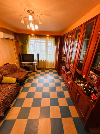 Продажа 2 комнатной квартиры с индивидуальными отоплением в центре пгт Ханженково г. Макеевка Макеевка