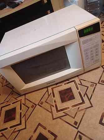 Микроволновка старая рабочая, состояние на фото, может на запчасти Макеевка