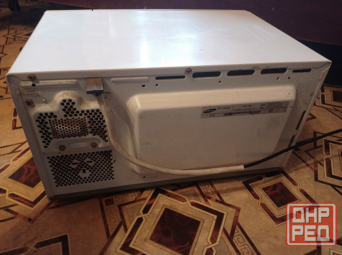 Микроволновка старая рабочая, состояние на фото, может на запчасти Макеевка - изображение 2