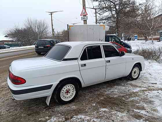 Продаю семейный автомобиль Макеевка