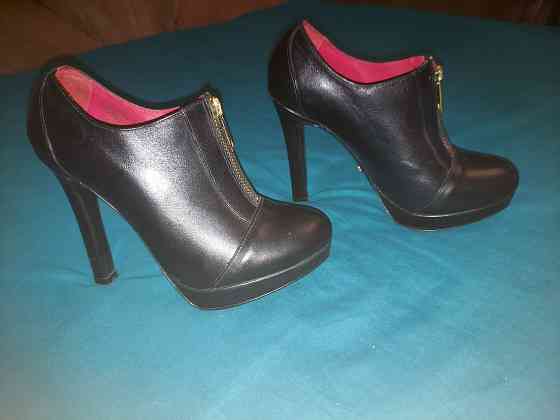 Продам бу женские ботинки Донецк