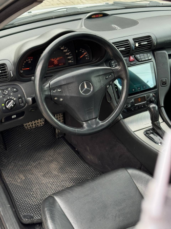 Продам машинку Донецк