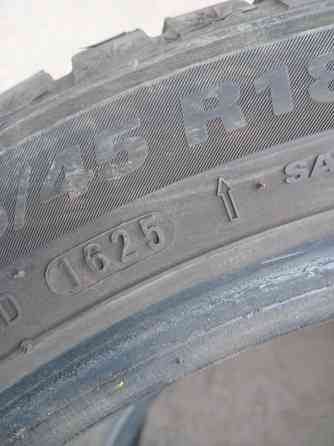 Продаю два зимних ската 225 45 18,Кумхо Донецк