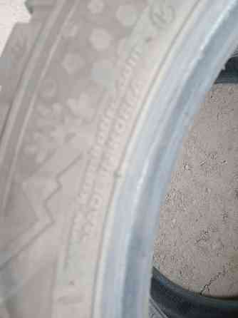 Продаю два зимних ската 225 45 18,Кумхо Донецк