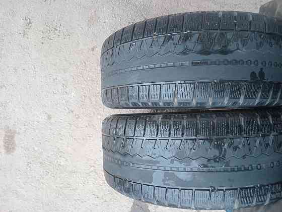 Продаю два ската 235 45 18 на докат Донецк