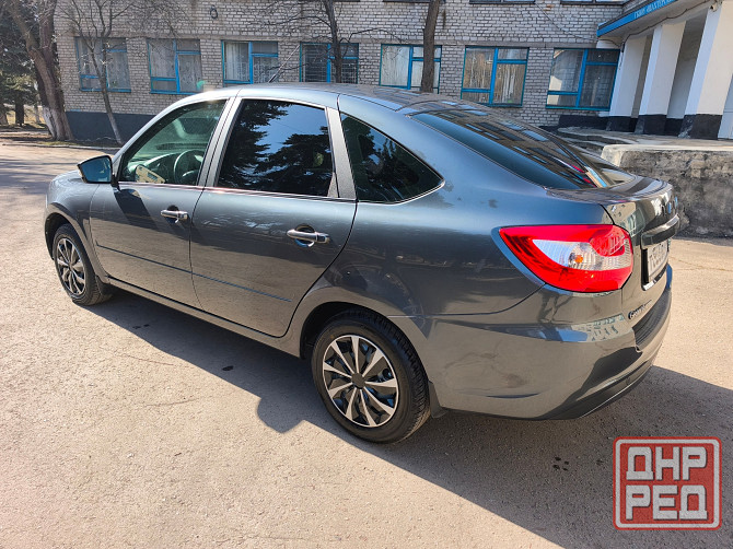 Lada Granta, 2024г., Пробег 5 тыс.км., 1 владелец, новое гбо, Лифтбек, Максимальная комплектация. Торез - изображение 5