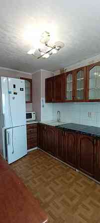 Продам 4-х комнатную в Калининском р-не. Кирпичный дом. Два лифта. Вода идёт! Донецк