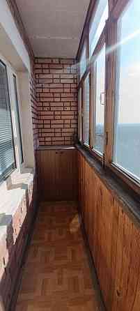 Продам 4-х комнатную в Калининском р-не. Кирпичный дом. Два лифта. Вода идёт! Донецк