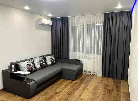 Сдаётся просторная двухкомнатная квартира в Ленинском районе на Цирке! Донецк