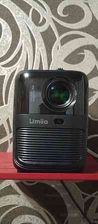 Проектор Umiio Q2 2/64 Гб+экран+штатив+бт колонка(акб)+бт джойстик(б/у 3 месяца) Макеевка