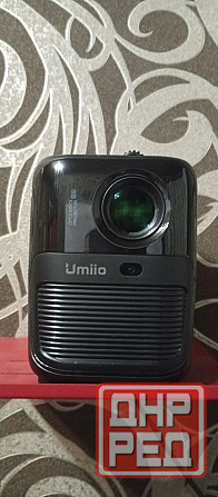 Проектор Umiio Q2 2/64 Гб+экран+штатив+бт колонка(акб)+бт джойстик(б/у 3 месяца) Макеевка - изображение 1