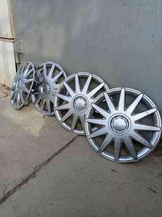 продам комплект колпаков Донецк