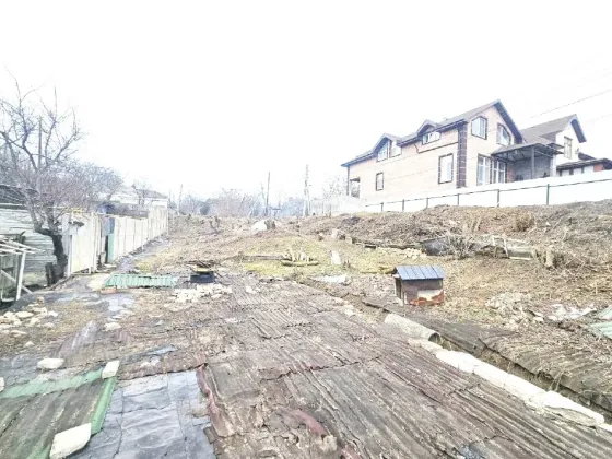 Участок в центре Донецка, ул. Ефремова. Донецк