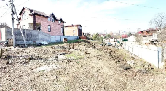 Участок в центре Донецка, ул. Ефремова. Донецк