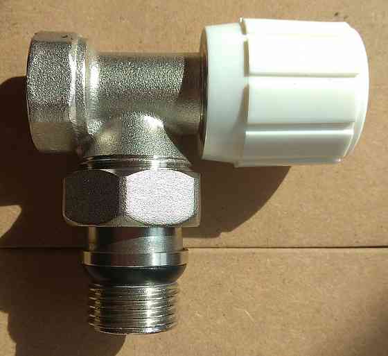 Вентиль регулировочный для радиатора Oasis UV1/2 угловой верхний Донецк