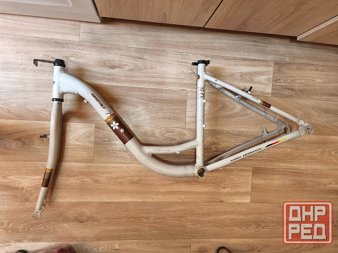 вело запчасти... продам раму 28 колеса размер 17 алюминиевая .. Донецк - изображение 3