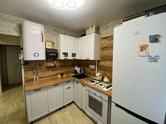 Сдается уютная вместительная 2-х комнатная квартира в Калининском районе. Ориентир Мед. Институт. Донецк