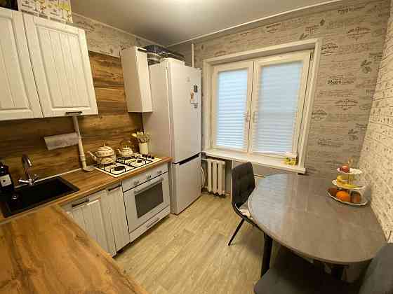 Сдается уютная вместительная 2-х комнатная квартира в Калининском районе. Ориентир Мед. Институт. Донецк