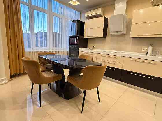 3-х комнатная квартира в жк Центральный Донецк