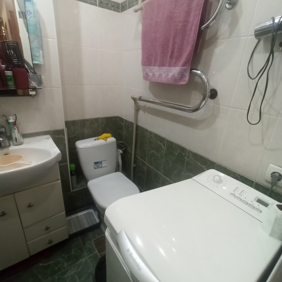 Продажа квартиры 2 комнатную 4/5 Город Харцызск, Спартаковский переулок Ориентир: центр Харцызска Харцызск