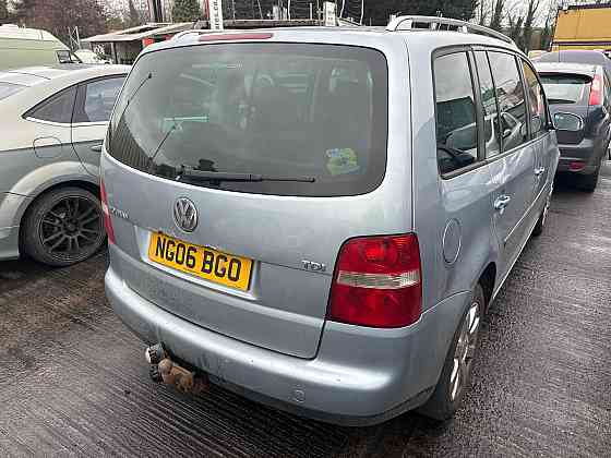 Volkswagen-Touran 2003-2006 на разбор запчасти Донецк