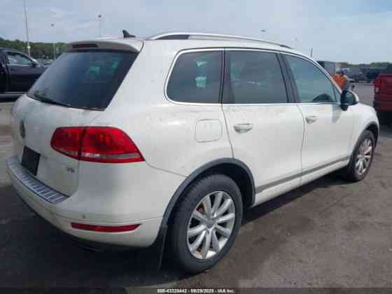 Volkswagen-Touareg 2010-2014 на разбор запчасти Донецк
