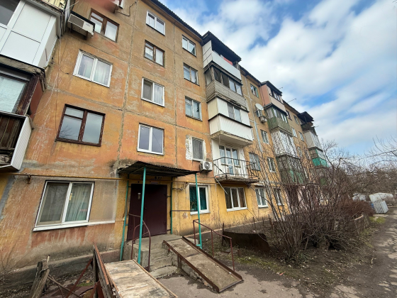 Продам 3-х комн. кв., 1/5 эт., 57 м.кв. - Макеевка, квартал Химик, 1000 мелочей Макеевка