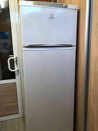 Продаю двухкамерный холодильник «Индезит» Донецк