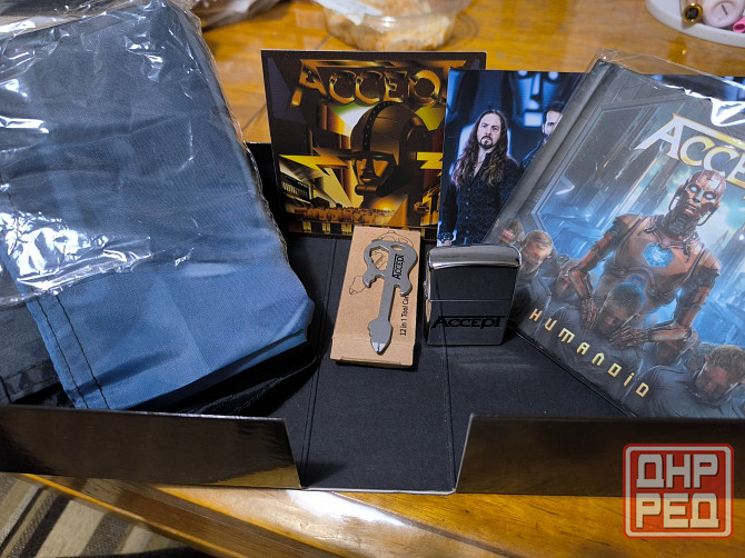 Accept Humanoid Deluxe Box Set Limited Edition Макеевка - изображение 3