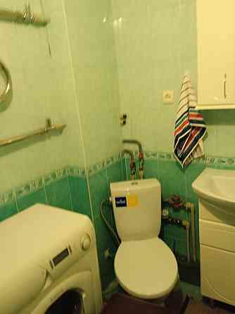 Продам 2 к. квартиру 2/9 м-н Цветочный Донецк