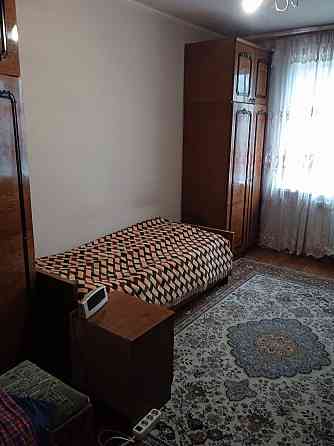 Продам 2 к. квартиру 2/9 м-н Цветочный Донецк