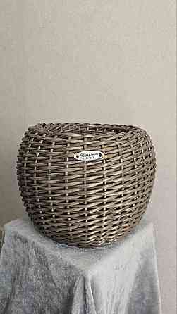 Кашпо и бельевые корзины из ротанга Донецк