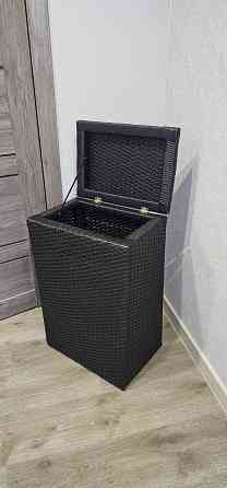 Кашпо и бельевые корзины из ротанга Донецк