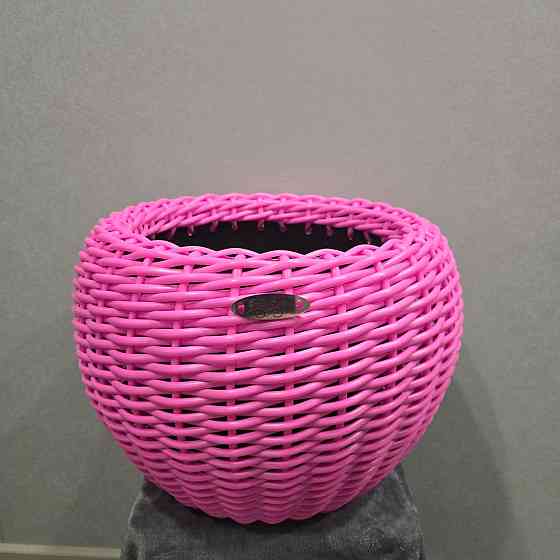 Кашпо и бельевые корзины из ротанга Донецк