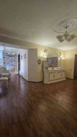 4 ком кв, 111 м², 2/9 эт. Донецк, Ворошиловский р-н, ул. Розы Люксембург, 12,5 млн руб Донецк