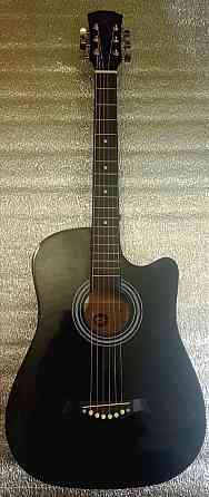 Черная Акустическая гитара MuzLife + комплект Донецк