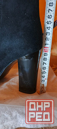 Продаю новые замшевые сапожки (ботильоны с бахромой) черного цвета на каблуке. Донецк - изображение 6