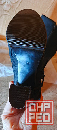 Продаю новые замшевые сапожки (ботильоны с бахромой) черного цвета на каблуке. Донецк - изображение 7