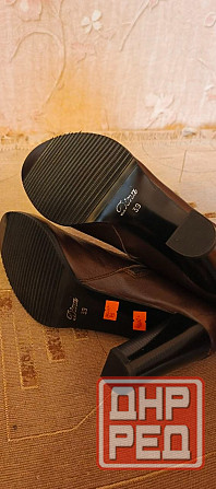 Продаю новые ботильоны (полусапожки) на каблуке, натуральная кожа, коричневые Донецк - изображение 7