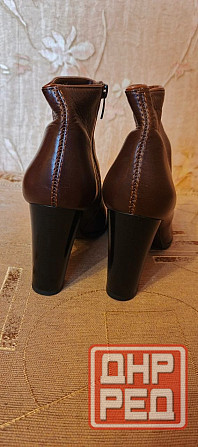 Продаю новые ботильоны (полусапожки) на каблуке, натуральная кожа, коричневые Донецк - изображение 3