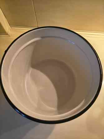 Кастрюля эмалированная новая. Цена снижена Донецк