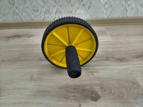 Ролик для пресса двухколесный, желтый. Цена снижена Донецк